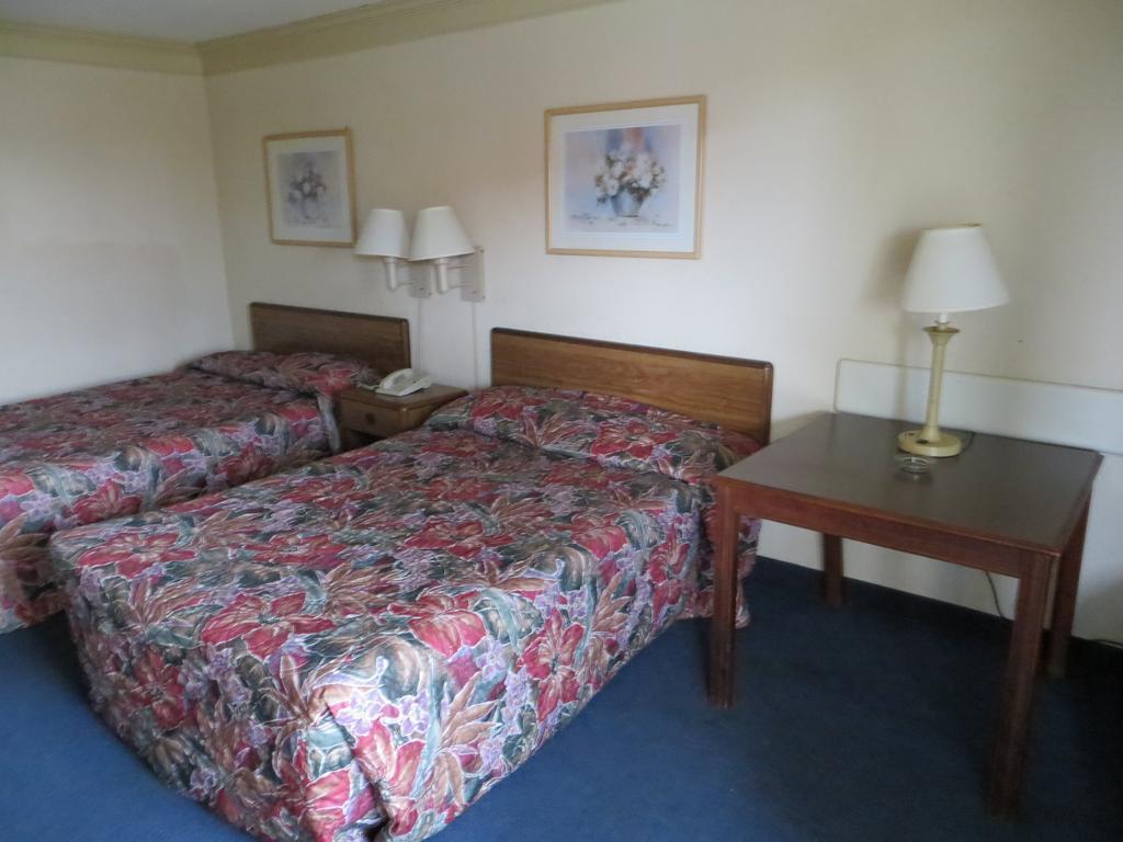 Budgetel Inn & Suites Μαίηκον Δωμάτιο φωτογραφία