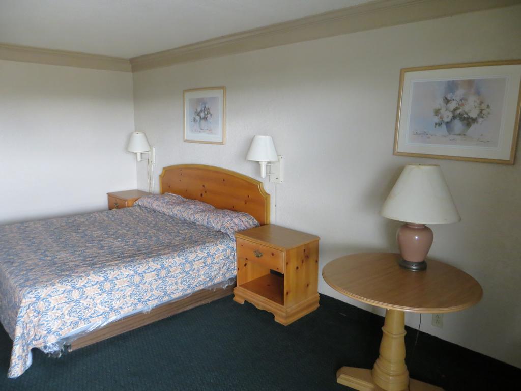 Budgetel Inn & Suites Μαίηκον Δωμάτιο φωτογραφία
